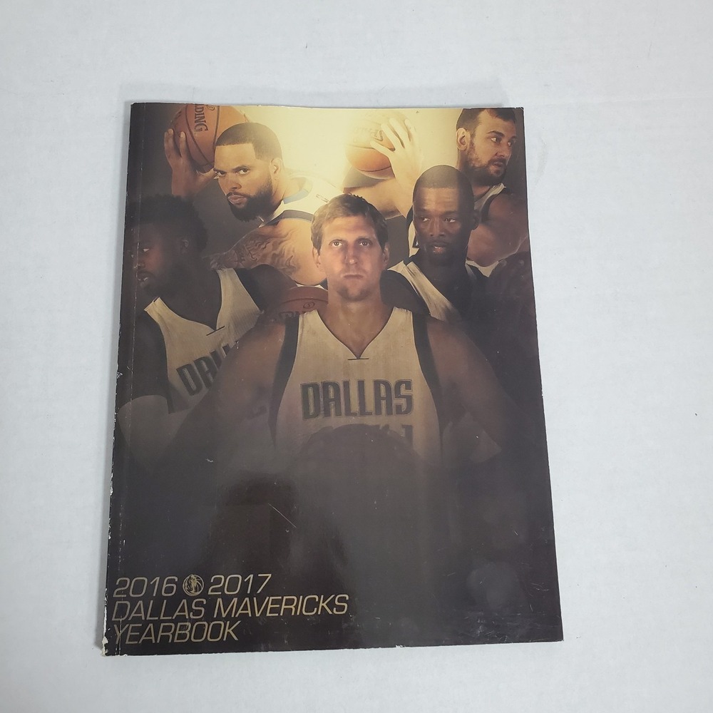 Dallas Mavericks‎ 2016–2017 Official Yearbook–NBA Media Guide–Dirk Nowitzki